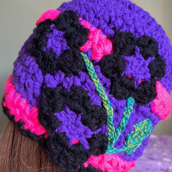 Crochet flower beanie medium acrylic double strings new - Picture 2 of 9